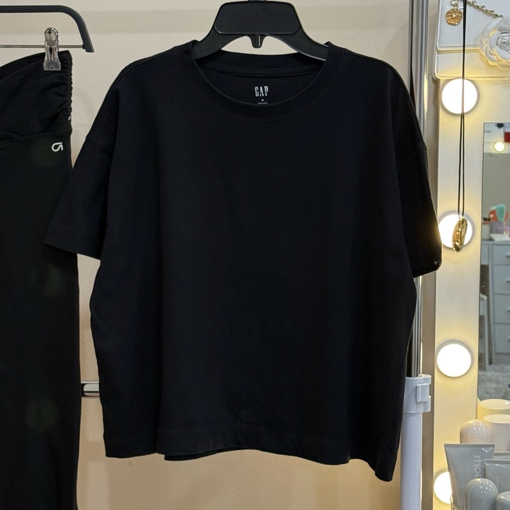 GAP black relaxed tee